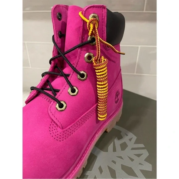 6in dark pink womens timberlands size 7.5. NEVER WORN. BRAND NEW! VERY RARE!! - Picture 5 of 10